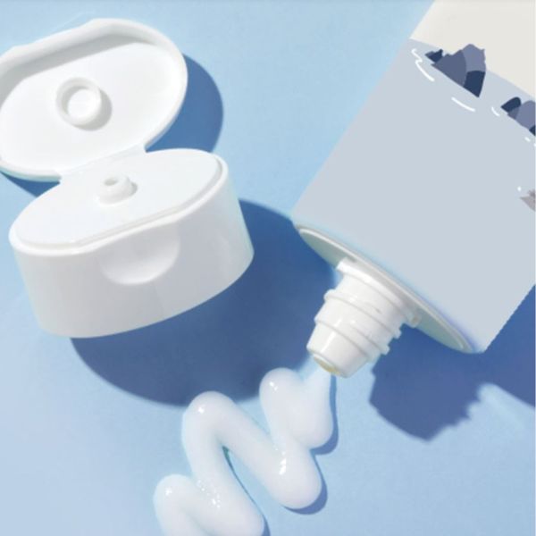 Round Lab 1025 Dokdo Sleeping Pack - idrata molto la pelle, regola le ghiandole sebacee e ripristina il derma durante il sonno 100ml