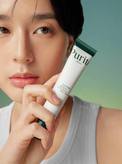 Purito SEOUL - Wonder Releaf Centella Eye Cream - Nutre la pelle riducendo la comparsa di rughe e linee sottili.